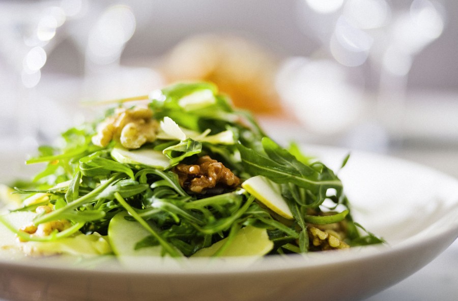 Insalata di mele e noci