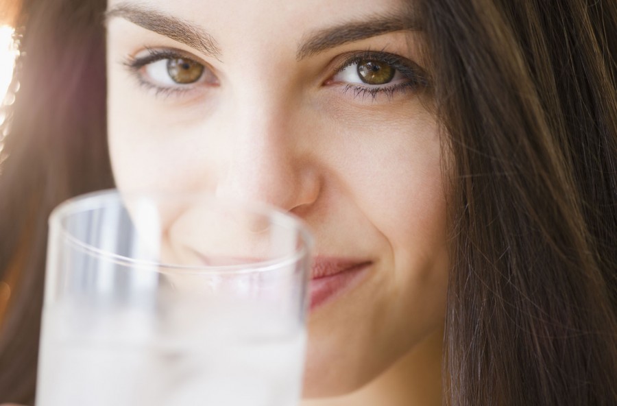 Otto bicchieri d’acqua al dì? Regola confermata