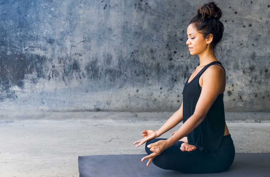 Yoga thai: tone & detox