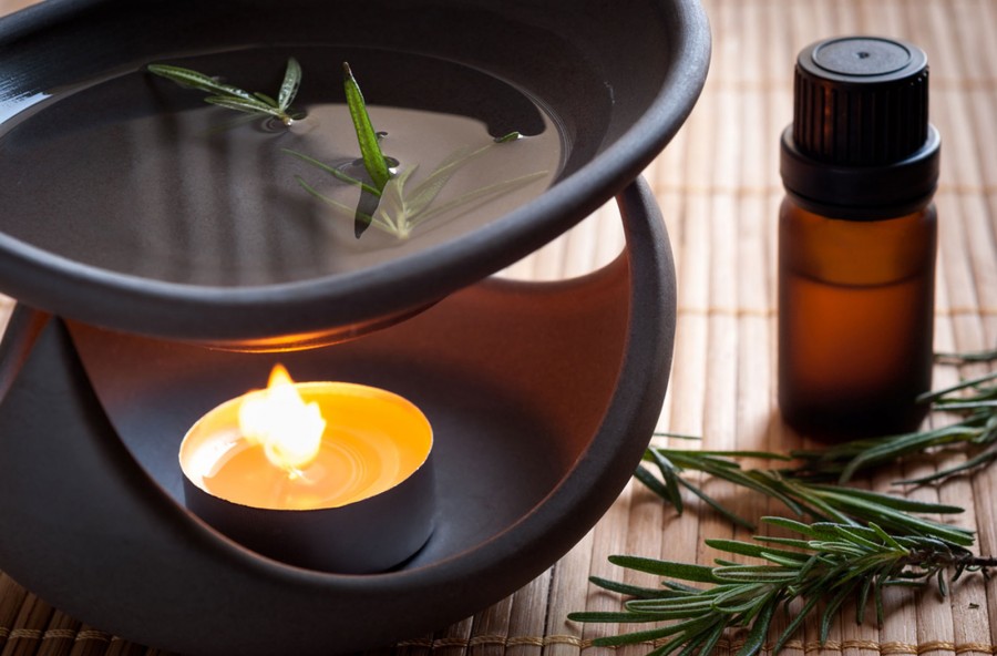 Aromaterapia: l’essenza giusta per ogni stanza Aromaterapia: l’essenza giusta per ogni stanza
