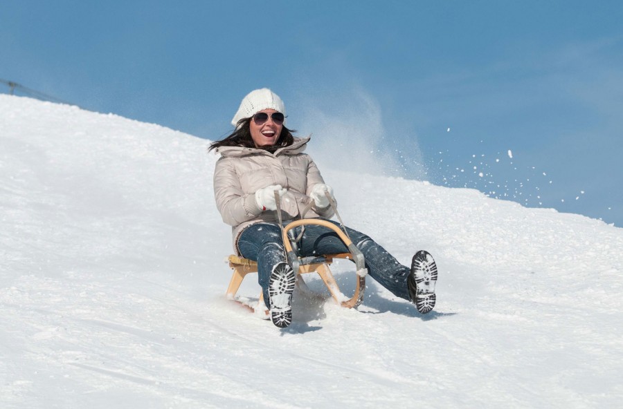 Slittino: tra scivolate e risalite alleni gambe, glutei e addominali