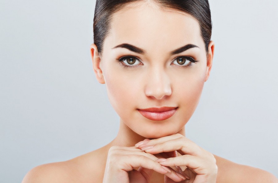 Carbossiterapia per un viso tonico, luminoso e dai contorni definiti