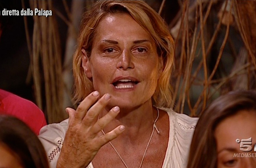 Isola dei Famosi: quarta puntata, tutti contro Simona