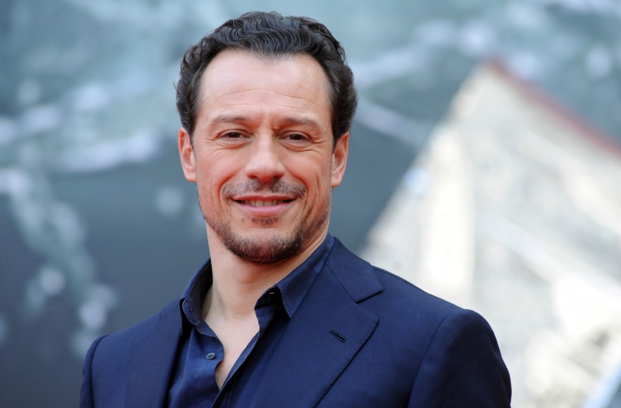 Stefano Accorsi torna al cinema. E per una volta diventa brutto!