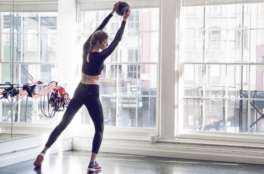 Pancia piatta: prova il training con la palla morbida del Pilates