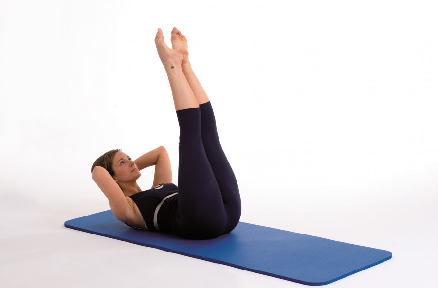 Pilates: double leg stretch up-and-down, per tonificarsi dalla vita in giù