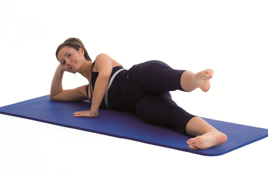 Pilates: side kick circles per snellire fianchi e cosce