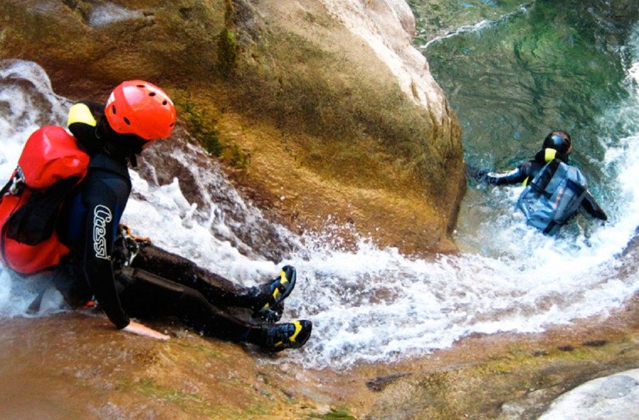 Canyoning: nuoto+ trekking+alpinismo. Pronta per una nuova avventura?