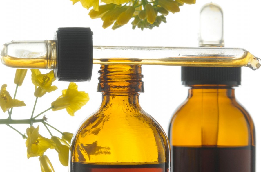 Gli oli essenziali che fanno bene alla pelle