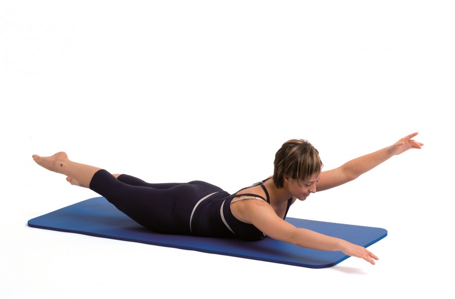 Pilates: schiena dritta con lo swimming