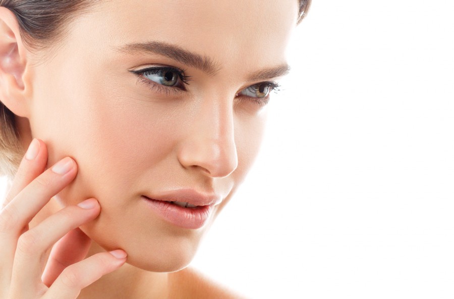 Naso importante? Correggilo con il trucco