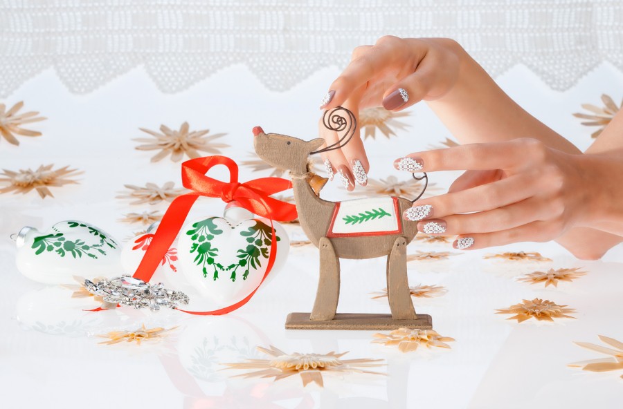 Natale 2016: nail art in pizzo