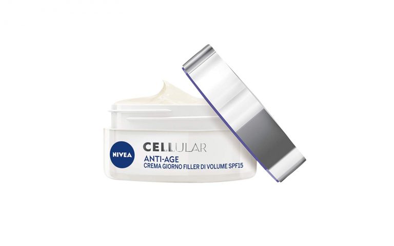 Crema Giorno Filler di Volume SPF 15 di Nivea