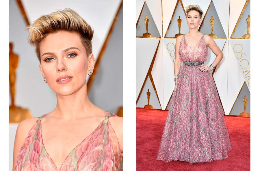 Oscar 2017: glamour in rosa per Scarlett Johansson