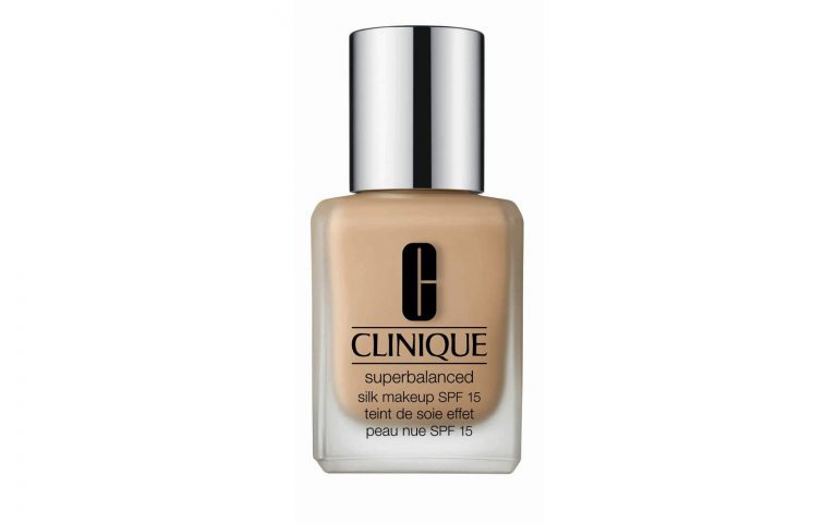 Superbalanced Silk Make Up SPF 15 di Clinique