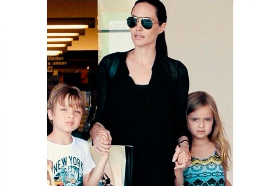 Angelina Jolie con Knox e Vivienne (Instagram)