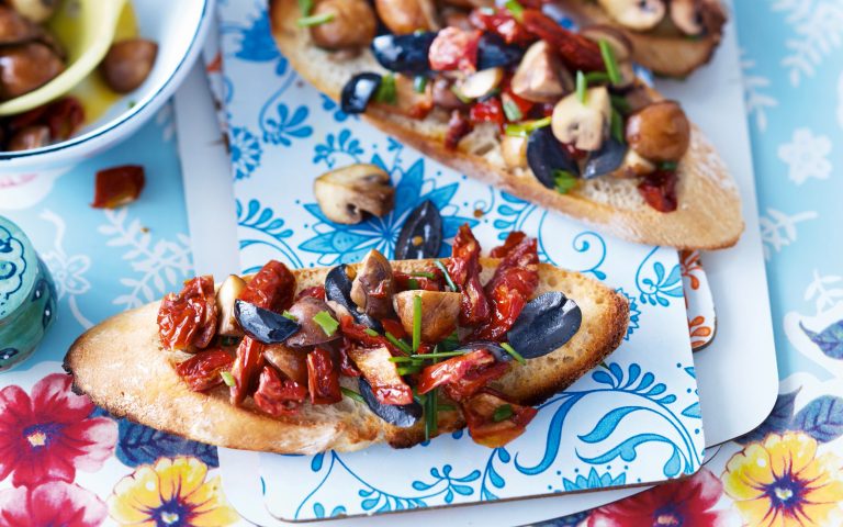bruschetta-pom-secchi-funghi-olive