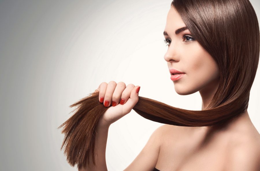 Capelli, 7 mosse per dire addio alle doppie punte