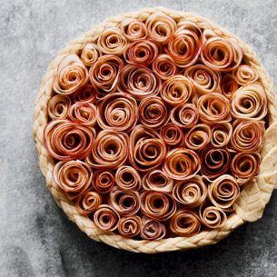 Crostata con roselline di mela