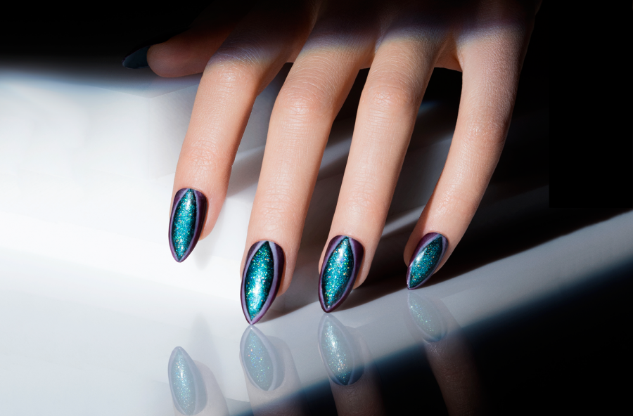 Nail art: “Cat eyes”