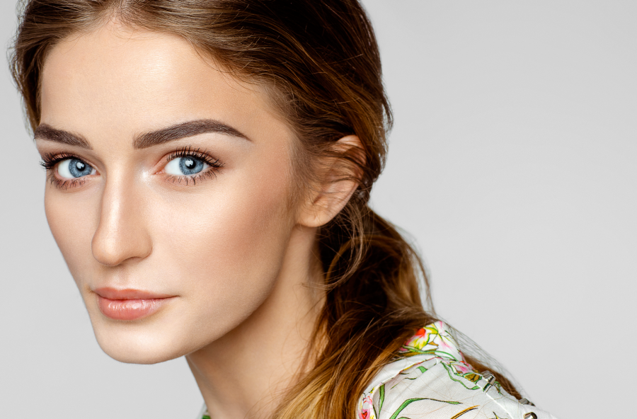 Sopracciglia perfette con il microblading