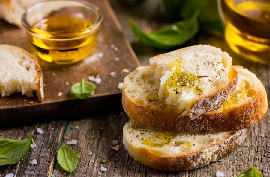 Pane e olio a merenda: sì degli esperti