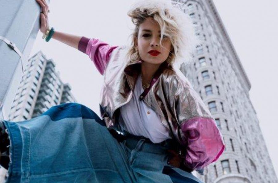 Emma torna (e conquista) con Essere qui