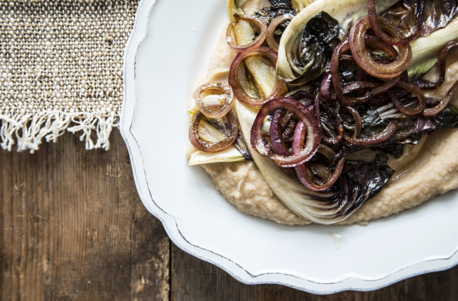 Purè di fagioli cannellini con radicchio e cipolle di Tropea