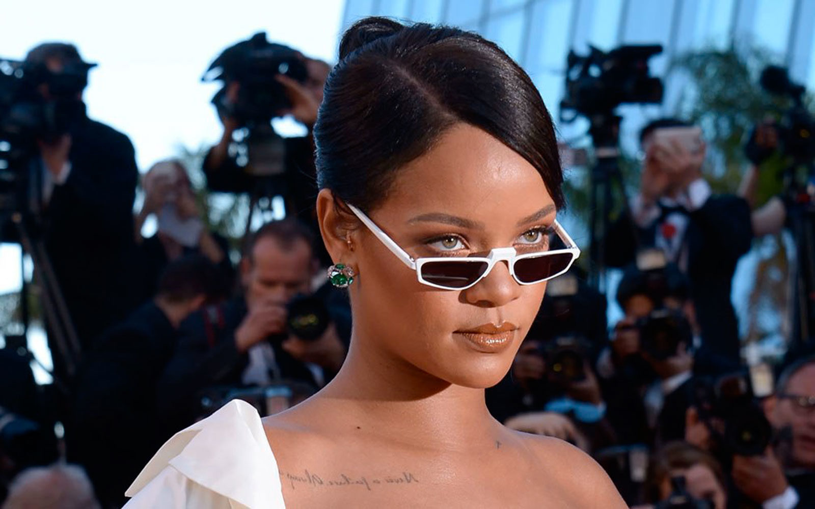 Rihanna a maggio 2017 sul red carpet di Cannes