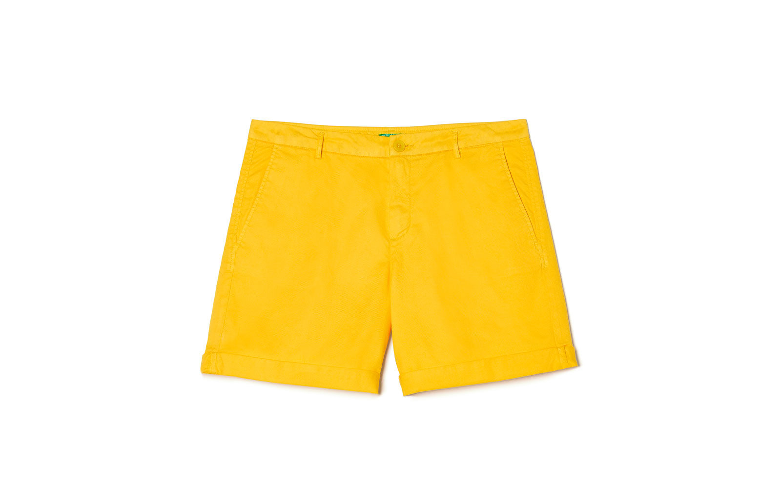 UNITED COLORS OF BENETTON shorts in cotone giallo zafferano. 29,95 euro     www.benetton.com