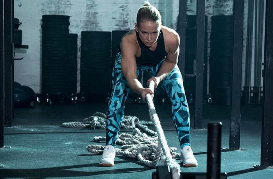 Gambe e glutei: 3 esercizi per la tua pausa fitness