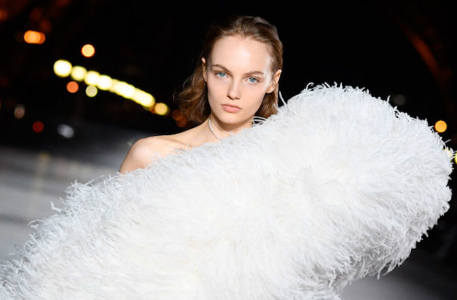 Moda primavera 2018: vestiti di piume