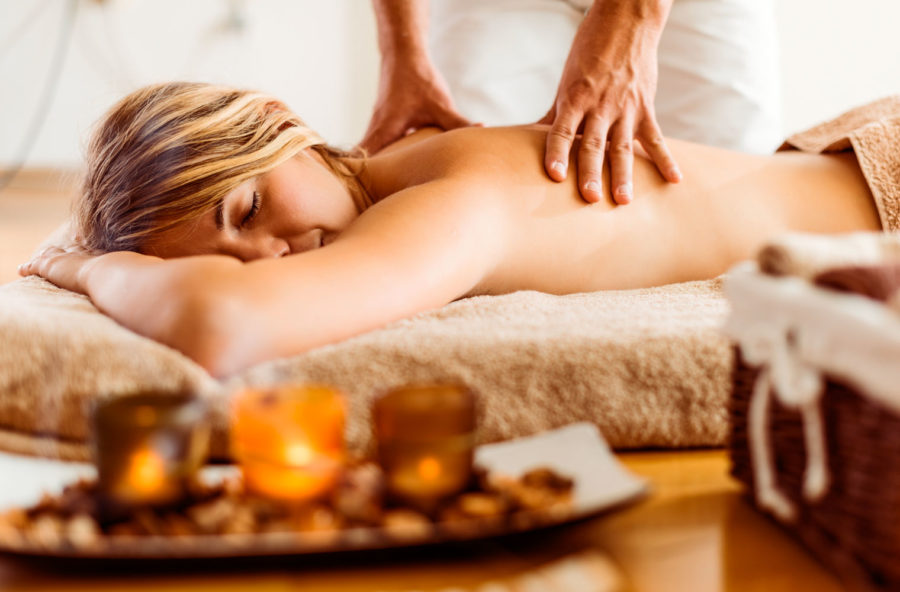 Massaggio antiage agli oli agrumati