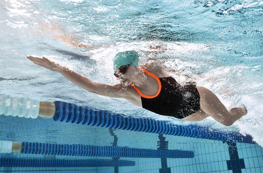 Addominali: rinforzali con il nuoto