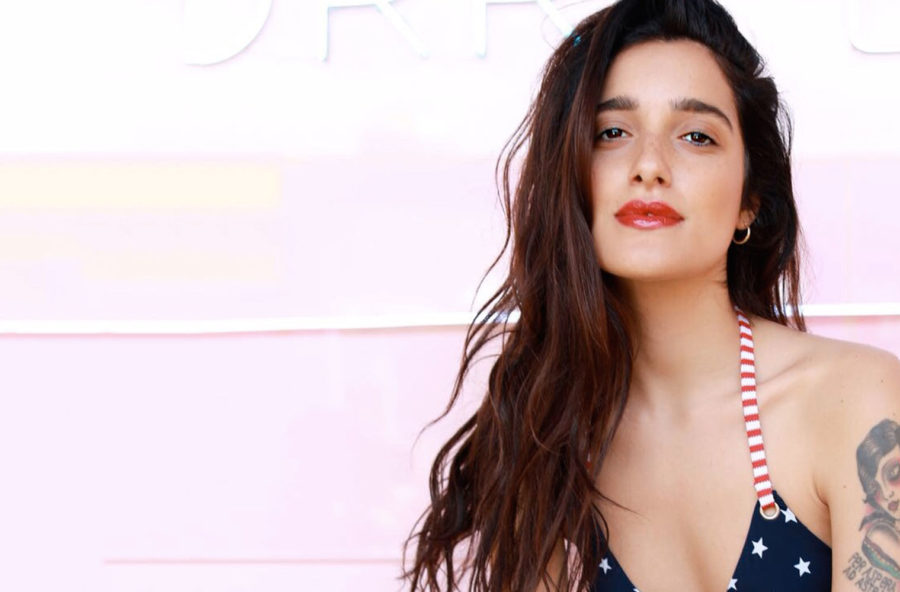 Copia il look quirky di Levante: easy e unconventional