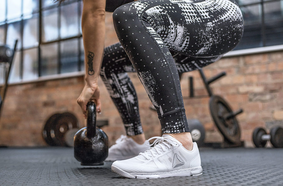 Corpo tonico? Fai lo swing con la kettlebell