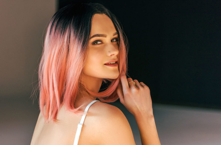 Capelli: cure salvacolore con burro di karité e radice di altea