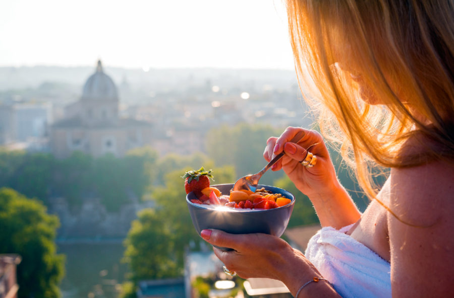 Dieta estiva: ecco i 10 cibi che fanno dimagrire con gusto Dieta estiva: ecco i 10 cibi che fanno dimagrire con gusto