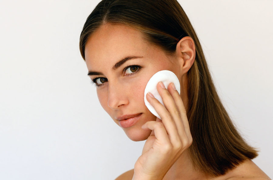 Pulizia del viso: l’importanza degli “strumenti”