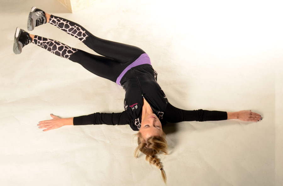 Pancia piatta: prova il bodyweight wiper ground, l’esercizio del “tergicristallo”