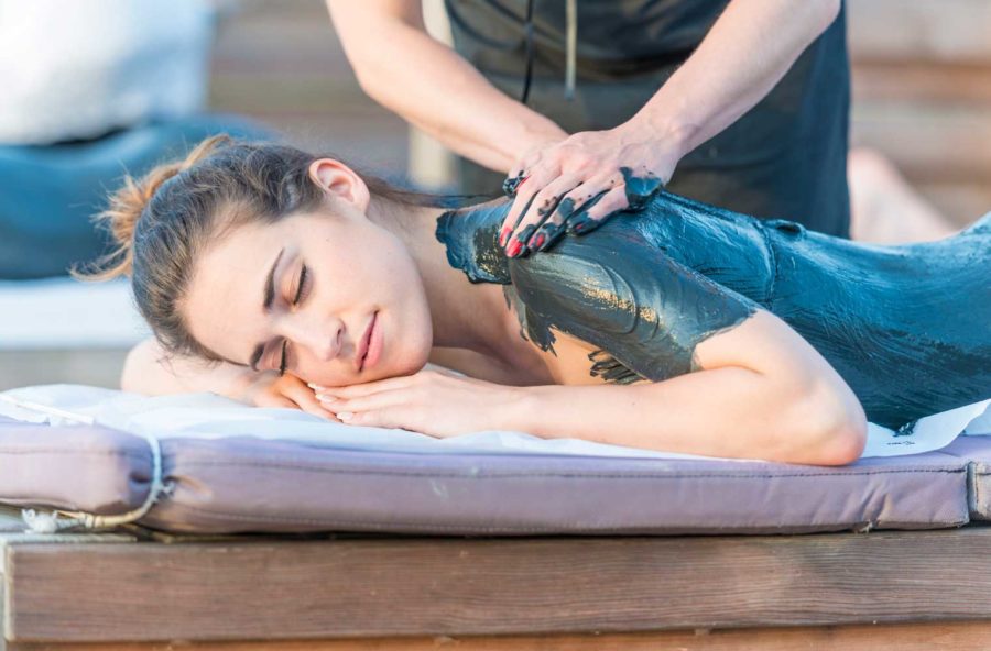 Massaggio drenante e snellente  al fango vulcanico