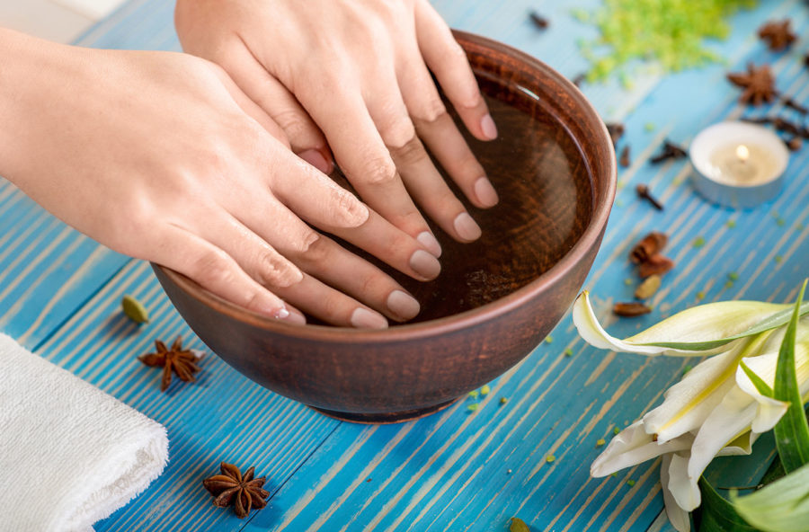 Mani: le cure naturali fai-da-te