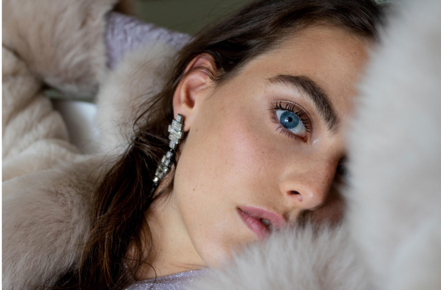 Trend autunno-inverno 2018/19: gli orecchini? Mono e oversize