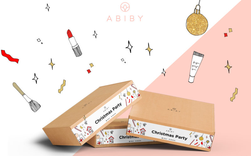 La xmas beauty box di Abiby.it (www.abiby.it, 24,90 euro) contiene quattro prodotti speciali. Il primo è Brow Setter di Beauty Edit Mayfair, un gel perfezionatore per sopracciglia. E gli altri? Tutti da scoprire.