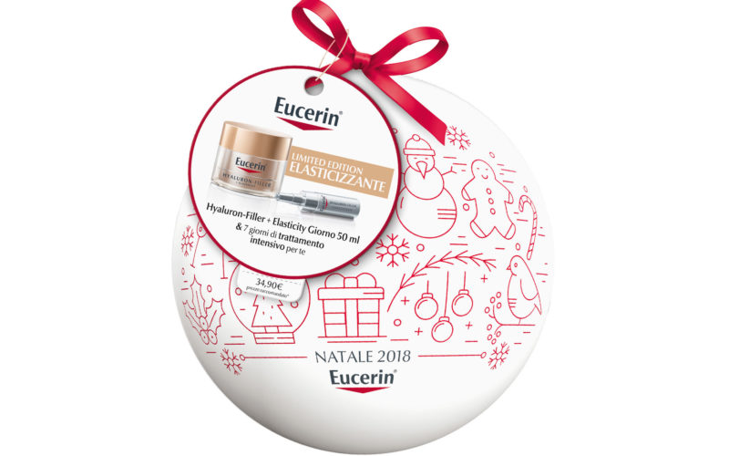 Nella pallina di latta decorata si nascondono due prodotti per la cura del viso firmati Eucerin (farmacia, 34,90 euro): sono Hyaluron Filler+Elasticity Crema Giorno e Hyaluron Filler Siero Concentrato Antirughe per sette giorni di cura intensiva.