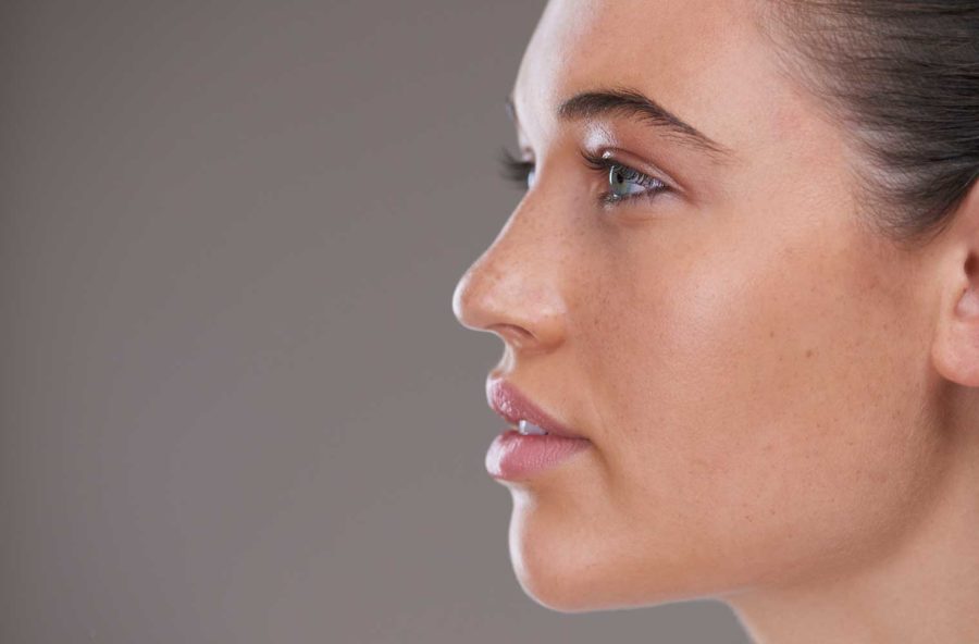 Laser e cosmetici per un viso più giovane