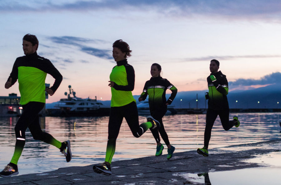 Corri al buio? Scegli capi fluo