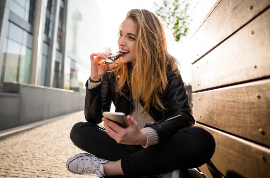 Stanca a metà pomeriggio? Ecco gli spuntini che ti tirano su Stanca a metà pomeriggio? Ecco gli spuntini che ti tirano su