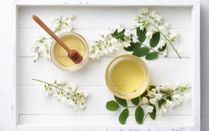 Miele d’acacia, il tuo antiage naturale per l’inverno Miele d’acacia, il tuo antiage naturale per l’inverno