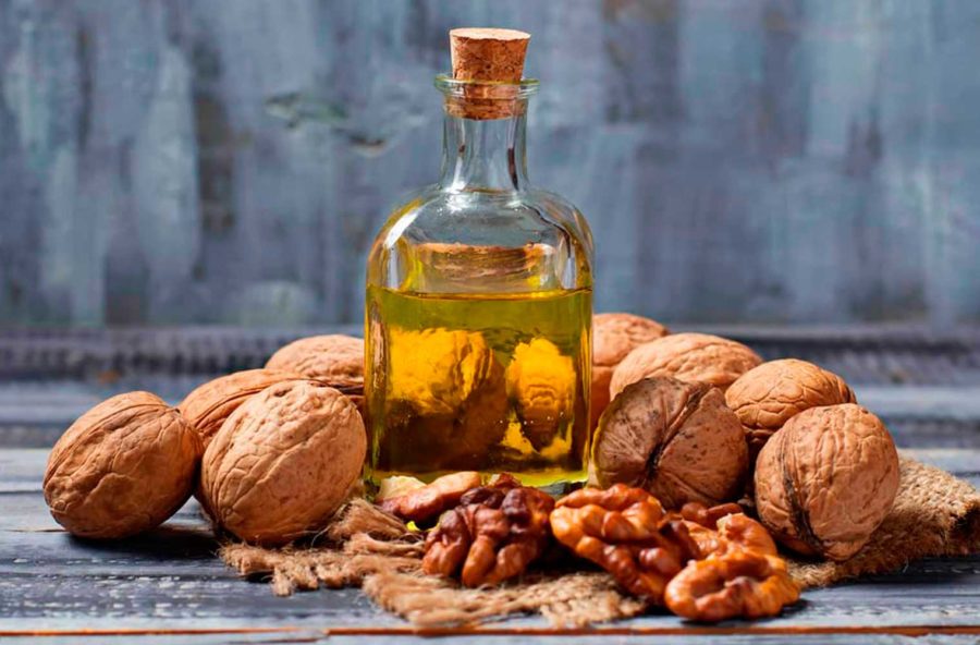Olio di noci per depurarsi dopo le feste Olio di noci per depurarsi dopo le feste
